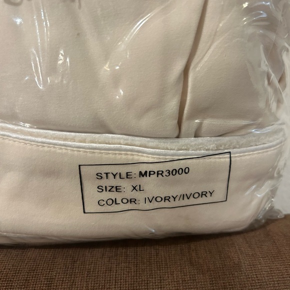 Chadsworth & Haig Microfiber Plush Robe XL Ivory NWT (1293) - Picture 3 of 4